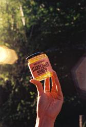 Black Bee Honey logo
